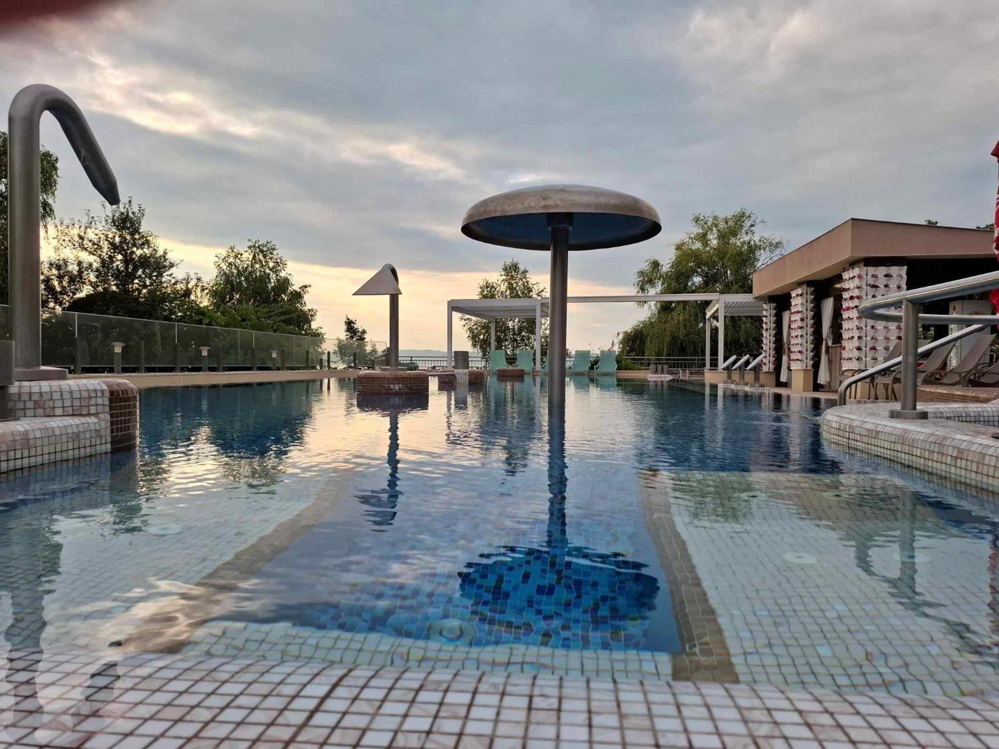 Hotel Wellamarin Zamárdi Exterior foto